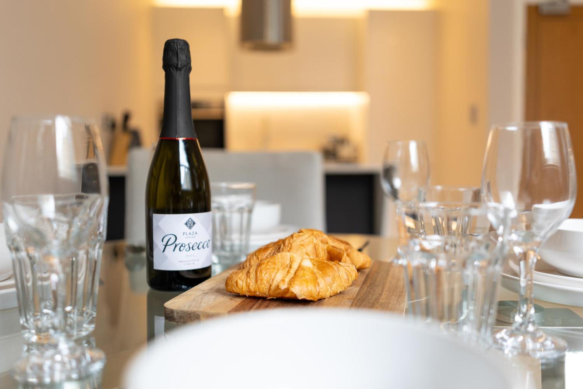 Exclusive Cardiff City Centre Apartment ภายนอก รูปภาพ
