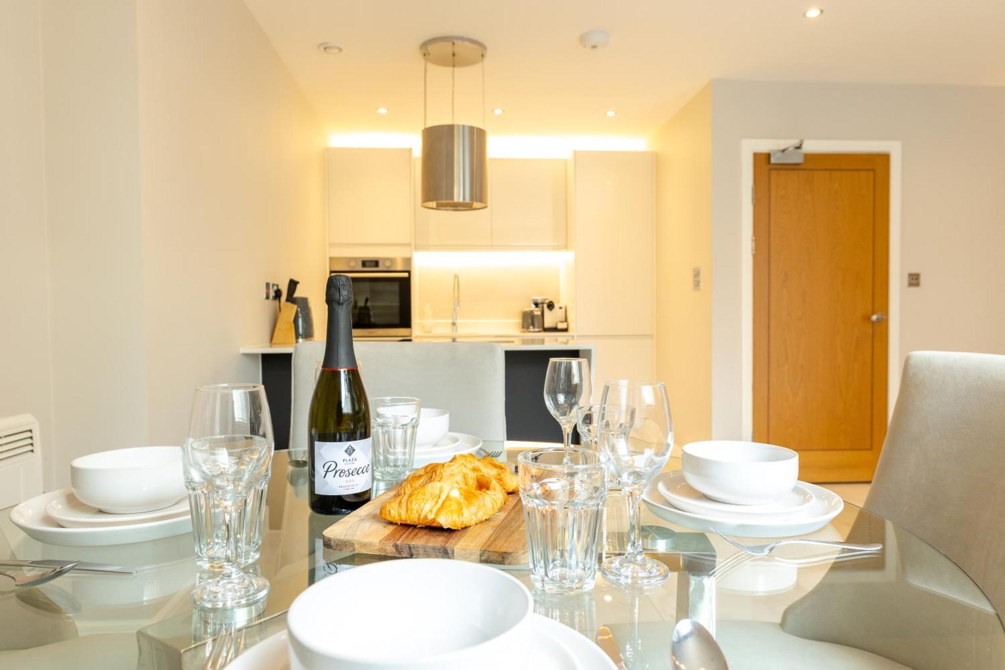Exclusive Cardiff City Centre Apartment ภายนอก รูปภาพ
